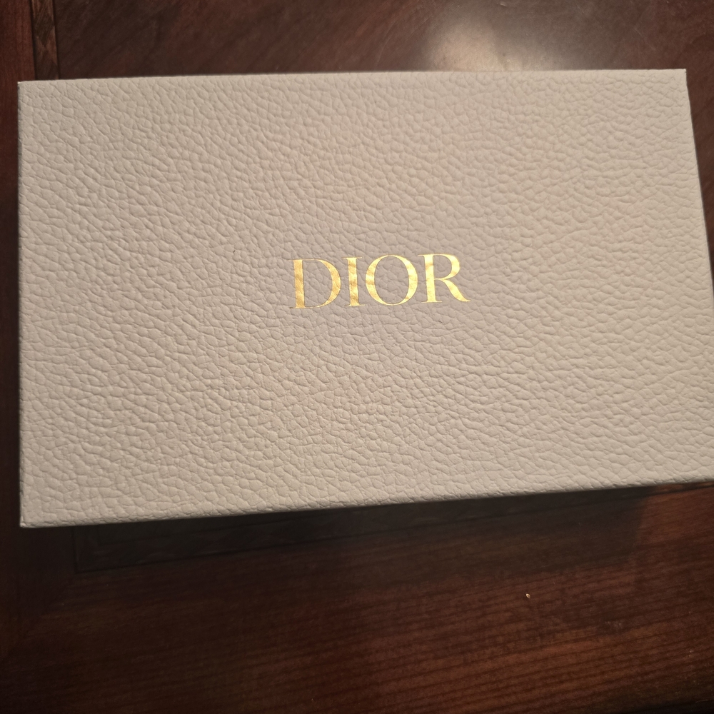 ✨️Dior Fan Gift Set – Folding Fan + Dior Cord – Rare GWP - NEW✨️ - Picture 2 of 5